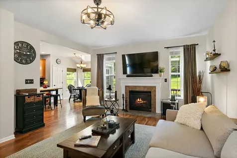 1102 Pine Valley Court Elgin IL 60124