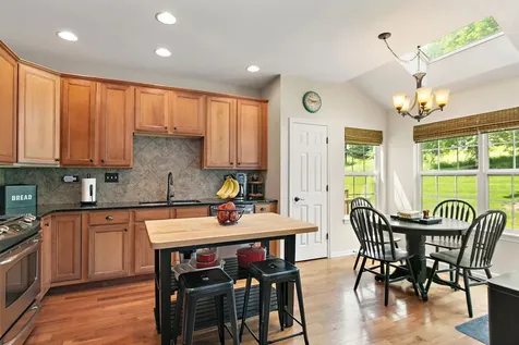 1102 Pine Valley Court Elgin IL 60124