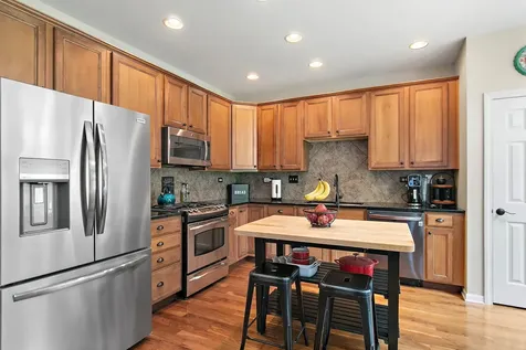 1102 Pine Valley Court Elgin IL 60124