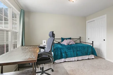 1102 Pine Valley Court Elgin IL 60124