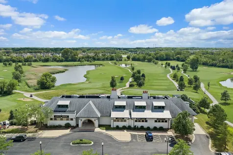 1102 Pine Valley Court Elgin IL 60124