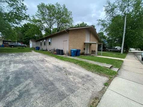 1004 Hemlock Avenue Dixon IL 61021
