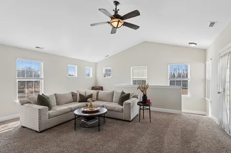 222 Bakers Drive W Lakemoor IL 60051