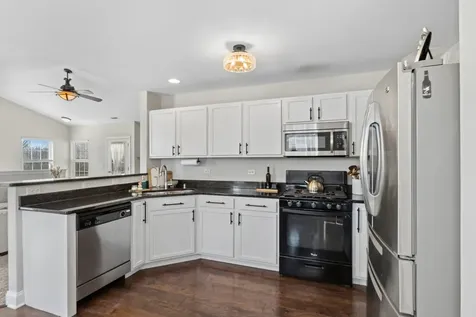 222 Bakers Drive W Lakemoor IL 60051
