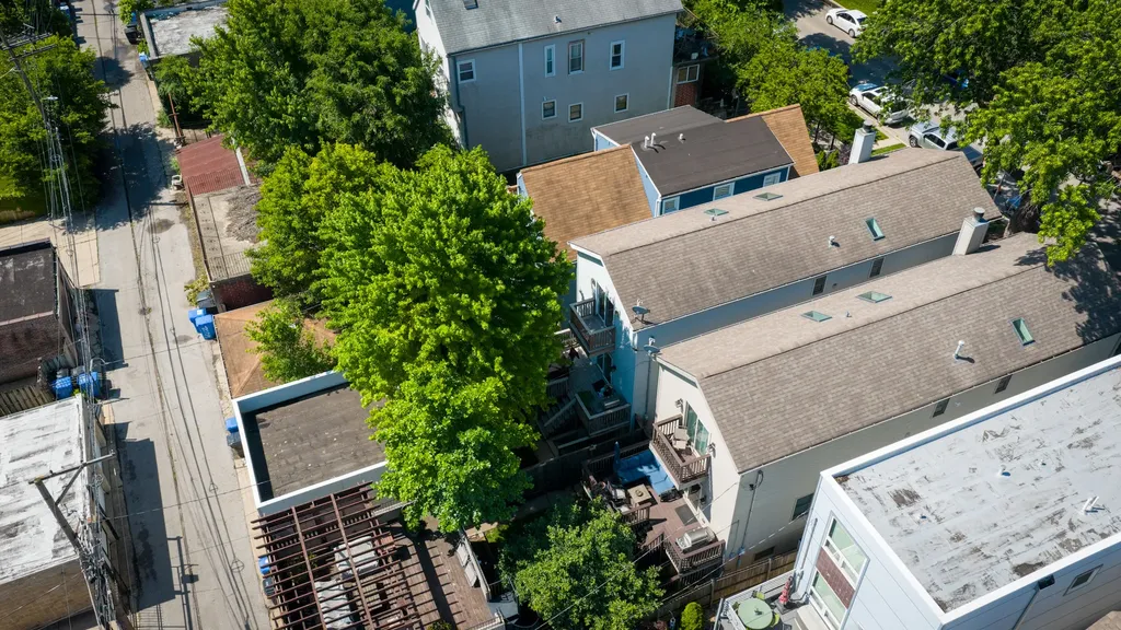 2111 North Whipple Street Chicago IL 60647