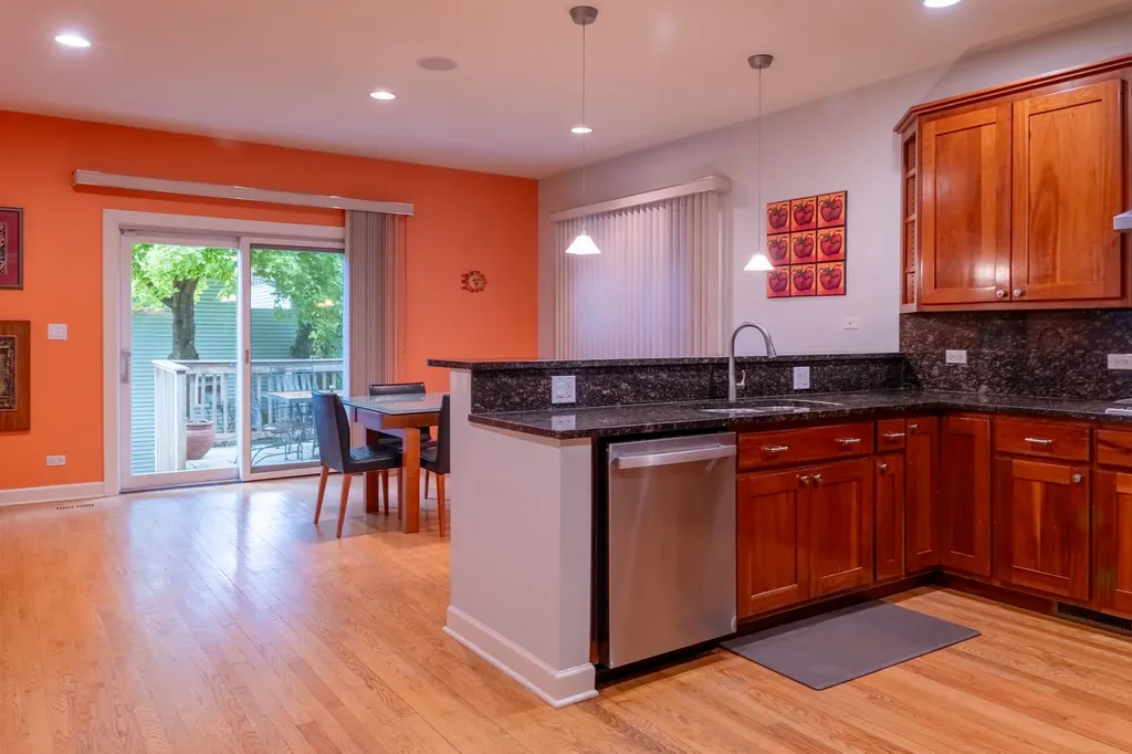 2111 North Whipple Street Chicago IL 60647