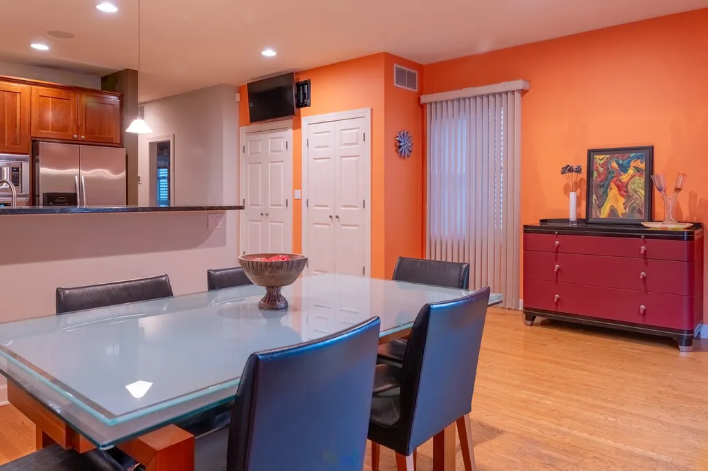 2111 North Whipple Street Chicago IL 60647