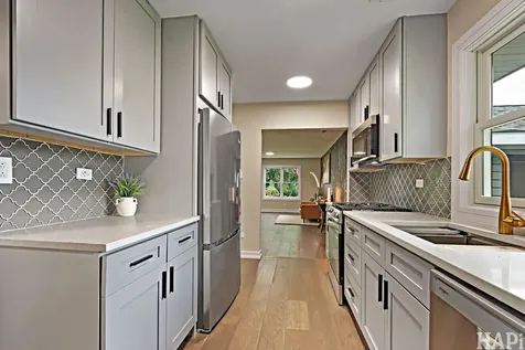 33 Holly Drive Crystal Lake IL 60014