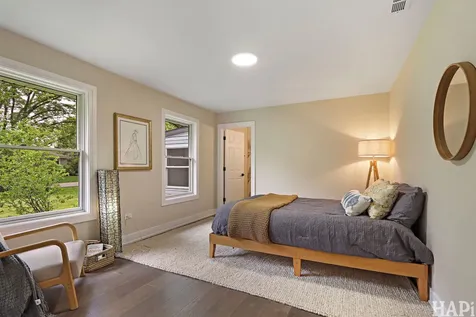 33 Holly Drive Crystal Lake IL 60014