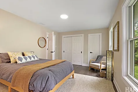33 Holly Drive Crystal Lake IL 60014