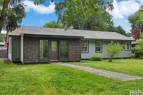 33 Holly Drive Crystal Lake IL 60014