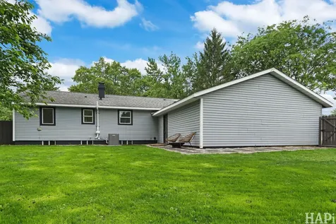 33 Holly Drive Crystal Lake IL 60014