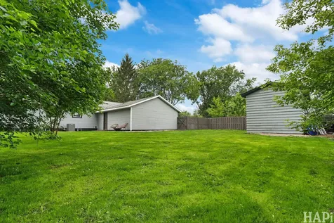 33 Holly Drive Crystal Lake IL 60014