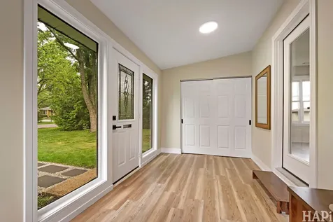 33 Holly Drive Crystal Lake IL 60014