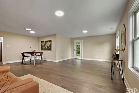 33 Holly Drive Crystal Lake IL 60014