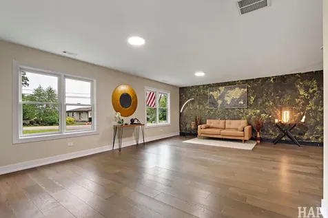 33 Holly Drive Crystal Lake IL 60014