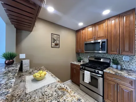 1880 Bonnie Lane Hoffman Estates IL 60169
