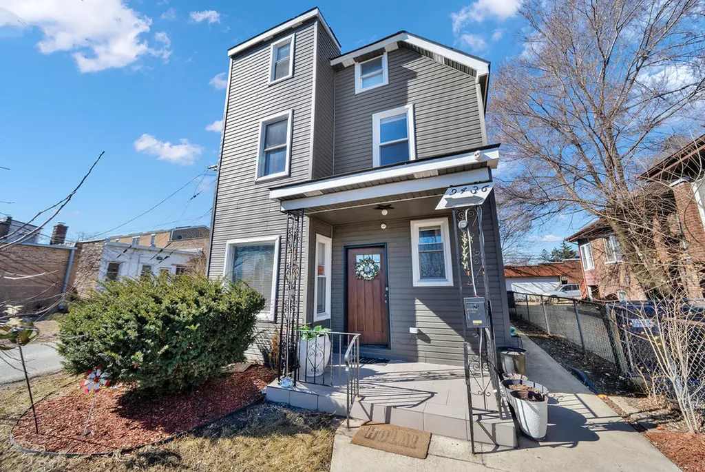 9436 South Spaulding Avenue Evergreen Park IL 60805