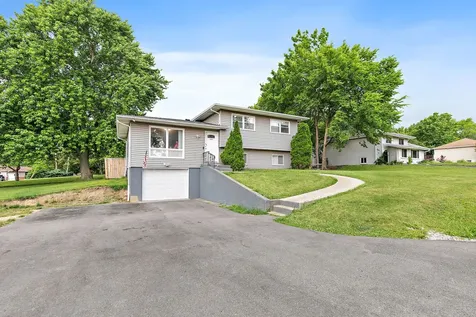 140 Skyline Drive Carpentersville IL 60110