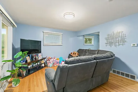140 Skyline Drive Carpentersville IL 60110