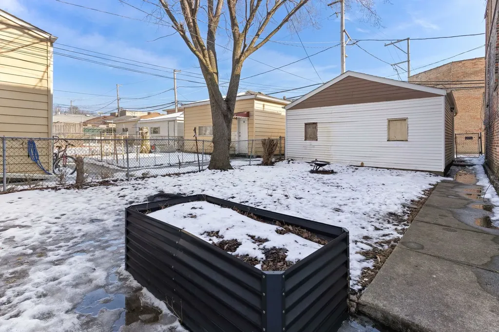 3453 South Lituanica Avenue Chicago IL 60608