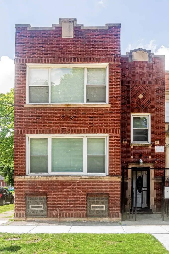 5544 South Carpenter Street Chicago IL 60609