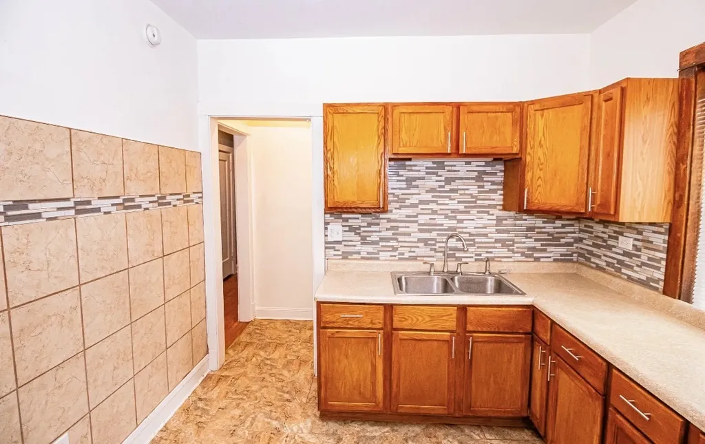 5544 South Carpenter Street Chicago IL 60609