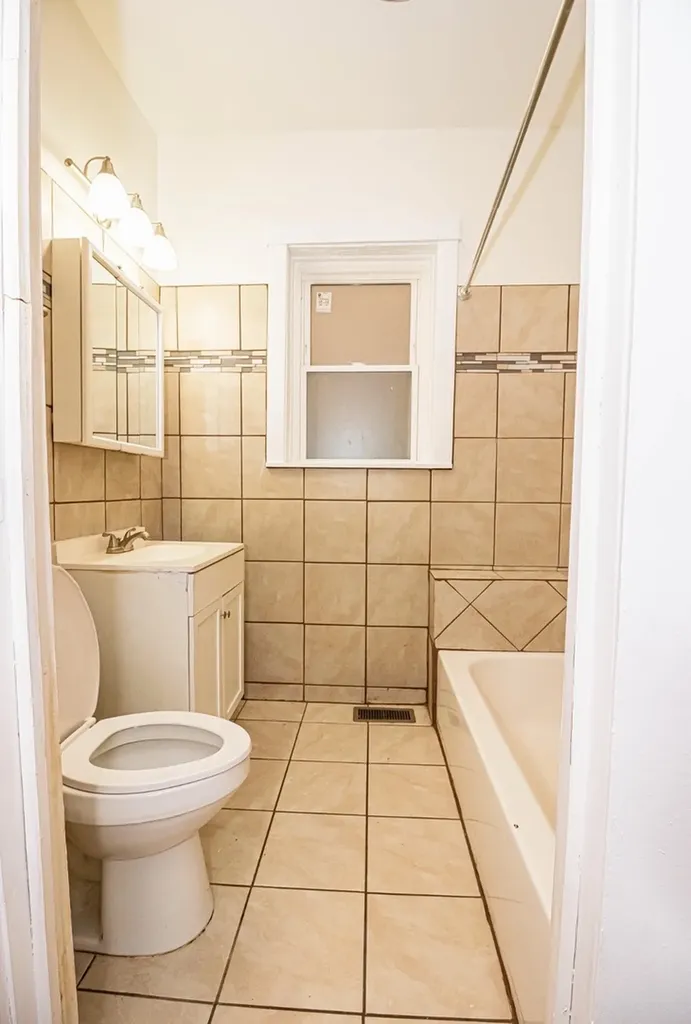 5544 South Carpenter Street Chicago IL 60609