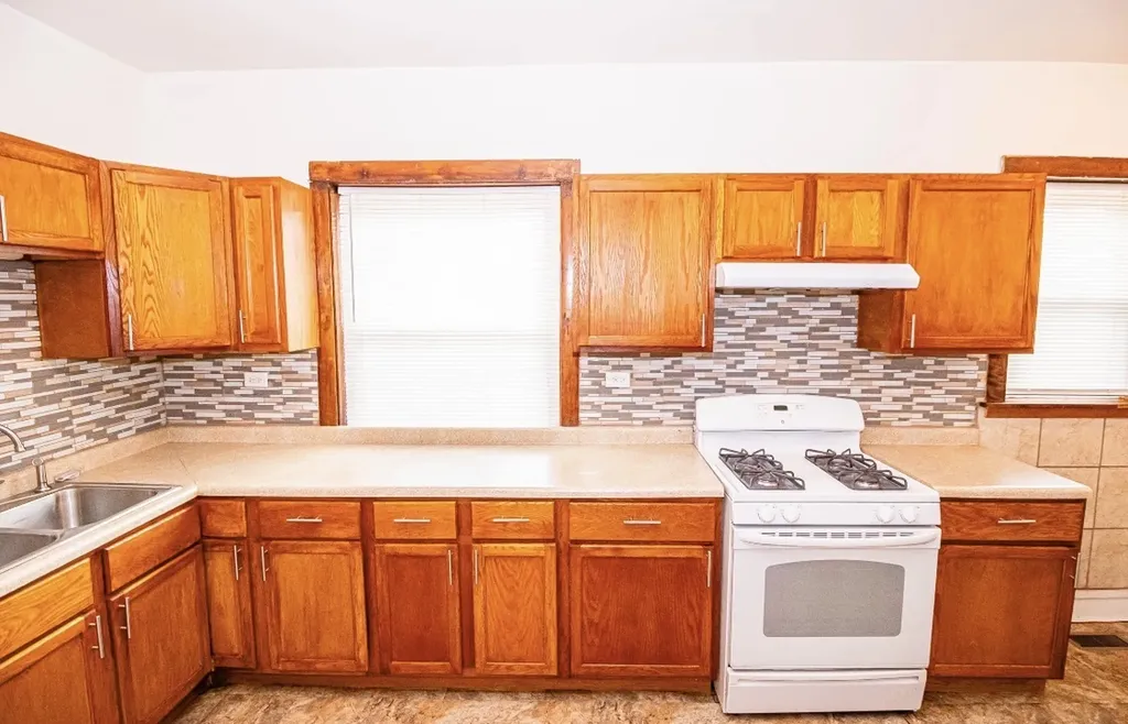 5544 South Carpenter Street Chicago IL 60609