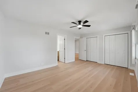 136 Edgewater Drive Crystal Lake IL 60014