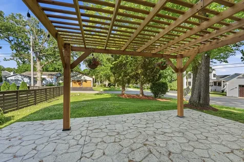 136 Edgewater Drive Crystal Lake IL 60014