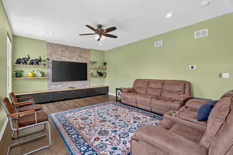 1623 Moran Drive Shorewood IL 60404