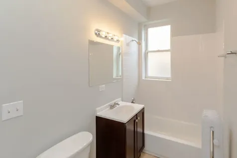 429 East Oakwood Boulevard Chicago IL 60653