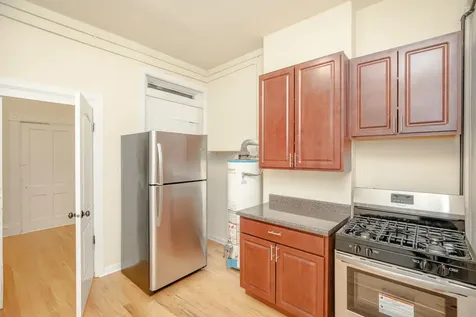 262 West 26th Street Chicago IL 60616