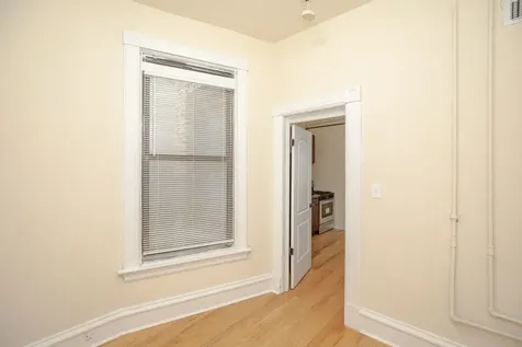 262 West 26th Street Chicago IL 60616