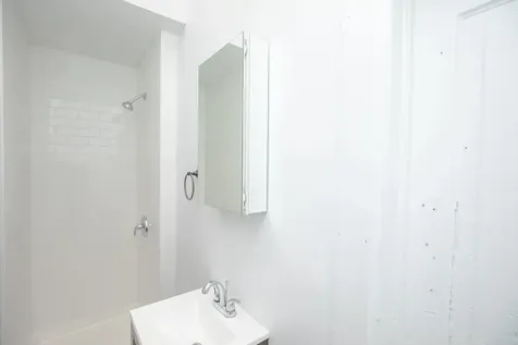 262 West 26th Street Chicago IL 60616