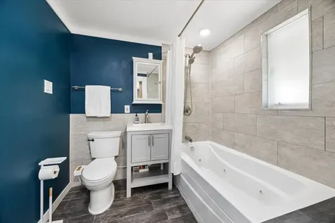 1646 Portsmouth Avenue Westchester IL 60154