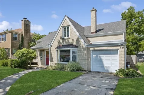 1646 Portsmouth Avenue Westchester IL 60154