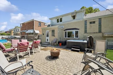 1646 Portsmouth Avenue Westchester IL 60154