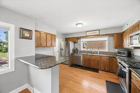1646 Portsmouth Avenue Westchester IL 60154