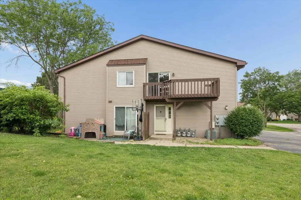 1810 Kerrybrook Court Sycamore IL 60178