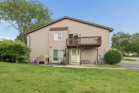1810 Kerrybrook Court Sycamore IL 60178