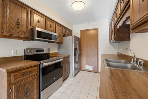1810 Kerrybrook Court Sycamore IL 60178
