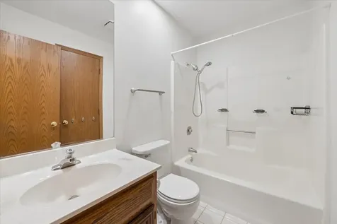 1810 Kerrybrook Court Sycamore IL 60178