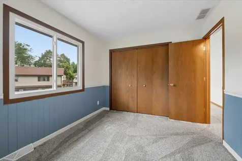 1810 Kerrybrook Court Sycamore IL 60178
