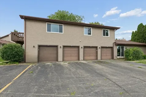 1810 Kerrybrook Court Sycamore IL 60178