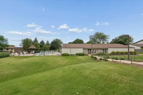 1810 Kerrybrook Court Sycamore IL 60178