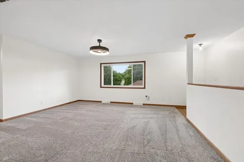 1810 Kerrybrook Court Sycamore IL 60178