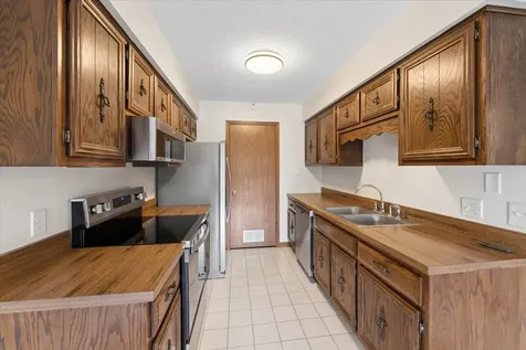 1810 Kerrybrook Court Sycamore IL 60178