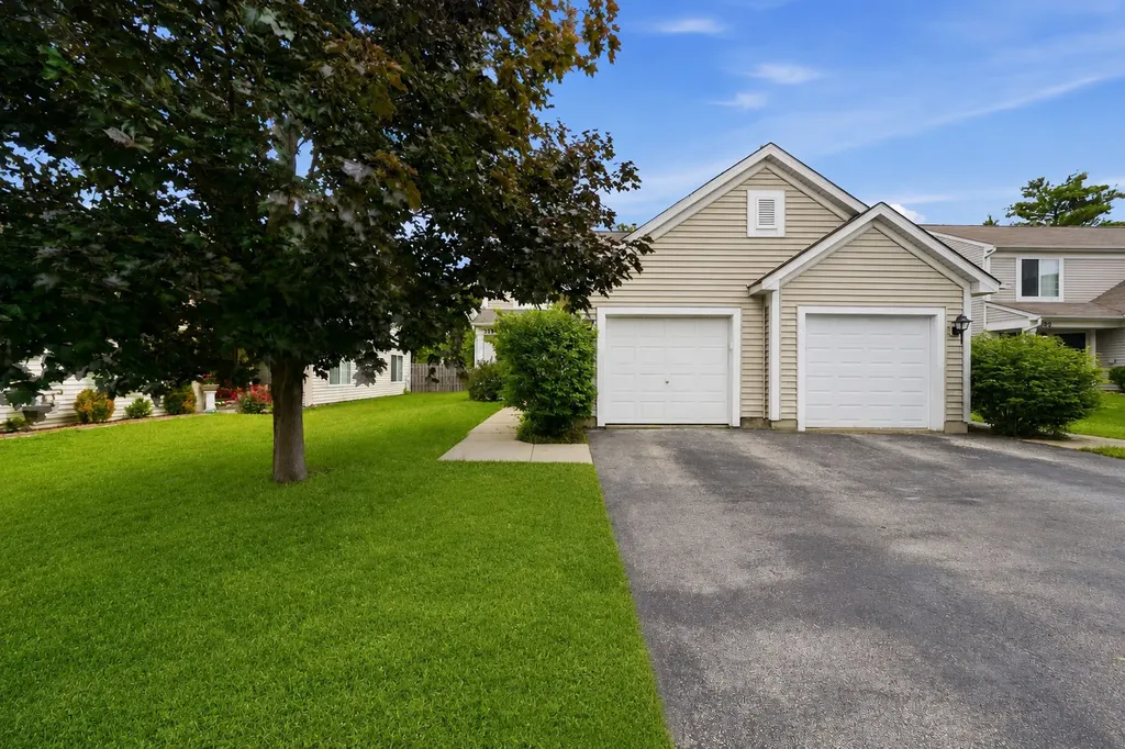 3183 Impressions Drive Lake In The Hills IL 60156